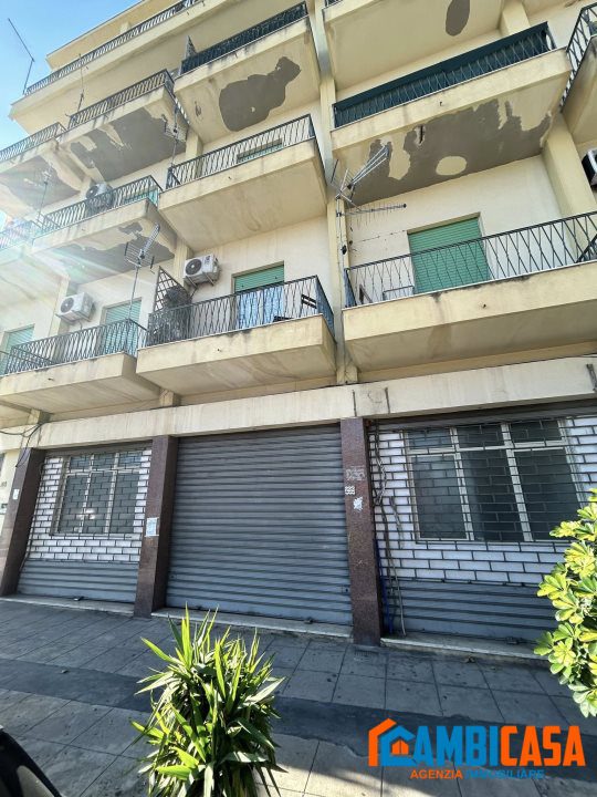 locale commerciale in vendita a Palermo in zona Croceverde