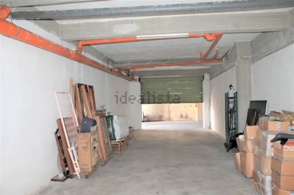 locale di sgombero in vendita a Palermo in zona Roccella