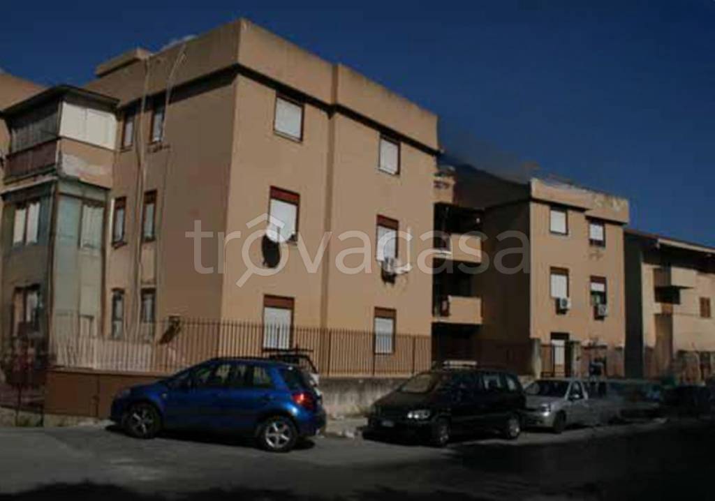 negozio in vendita a Palermo in zona Villagrazia/Falsomiele