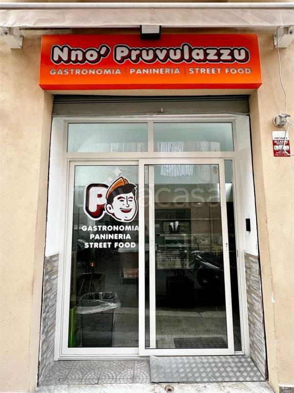 negozio in vendita a Palermo in zona Zisa