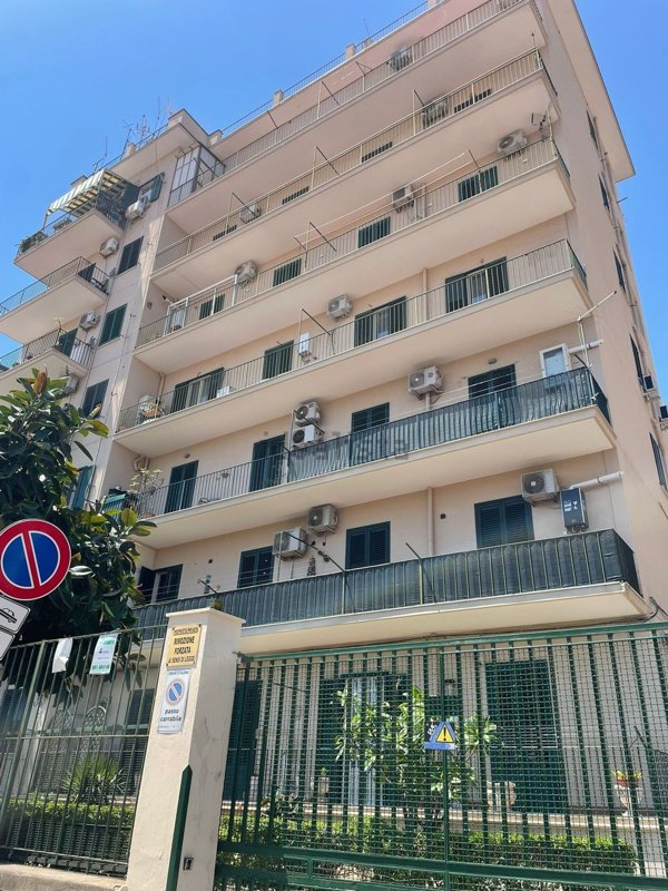 appartamento in vendita a Palermo in zona Zisa