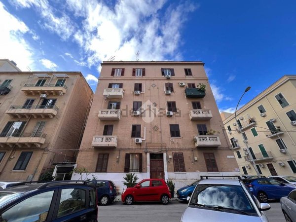 appartamento in vendita a Palermo in zona Zisa