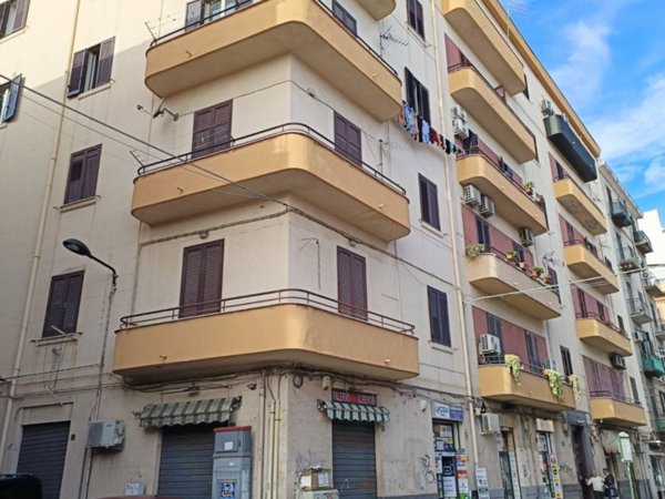appartamento in vendita a Palermo in zona Oreto