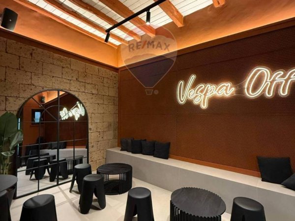 locale commerciale in vendita a Palermo in zona Centro storico