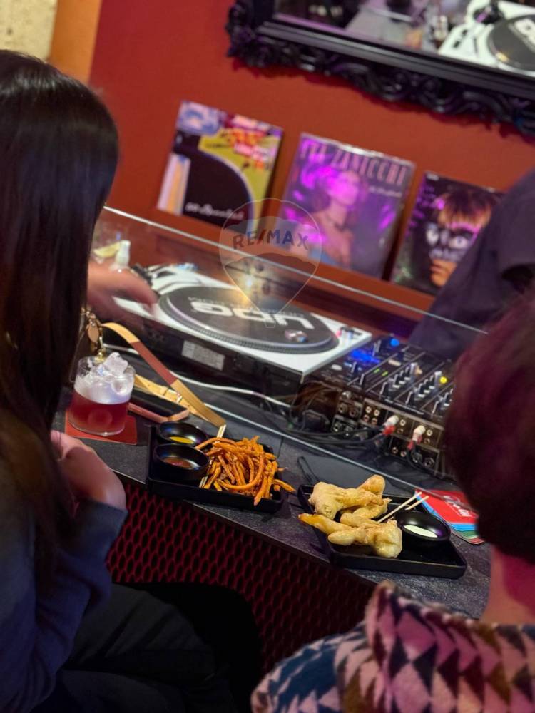 locale commerciale in vendita a Palermo in zona Centro storico