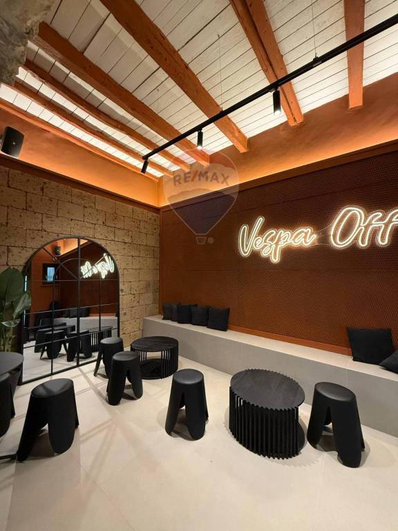 locale commerciale in vendita a Palermo in zona Centro storico