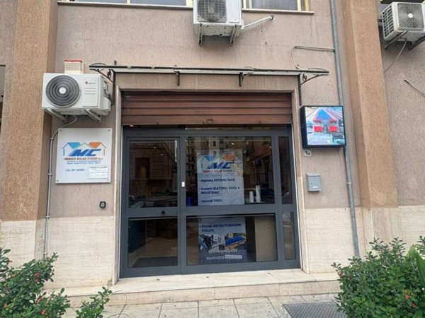 negozio in vendita a Palermo in zona Calatafimi / Cuba