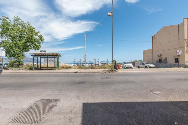 appartamento in vendita a Palermo in zona Roccella