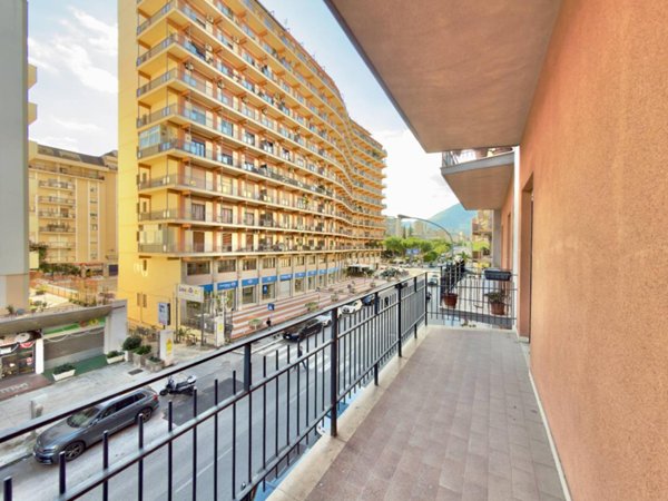 appartamento in vendita a Palermo in zona Malaspina/Palagonia