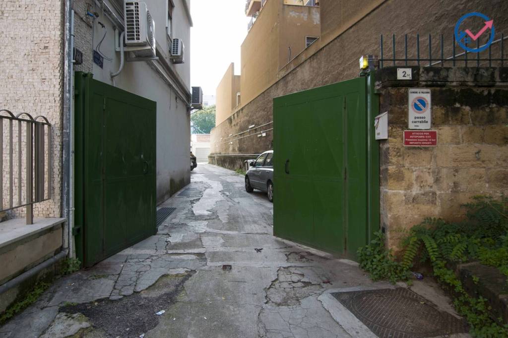 casa indipendente in vendita a Palermo in zona Libertà