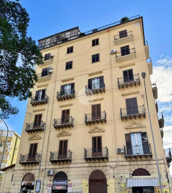 appartamento in vendita a Palermo in zona Zisa
