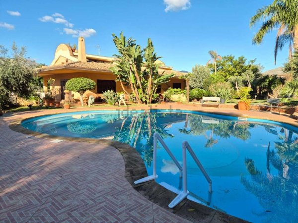 casa indipendente in vendita a Palermo in zona Mondello