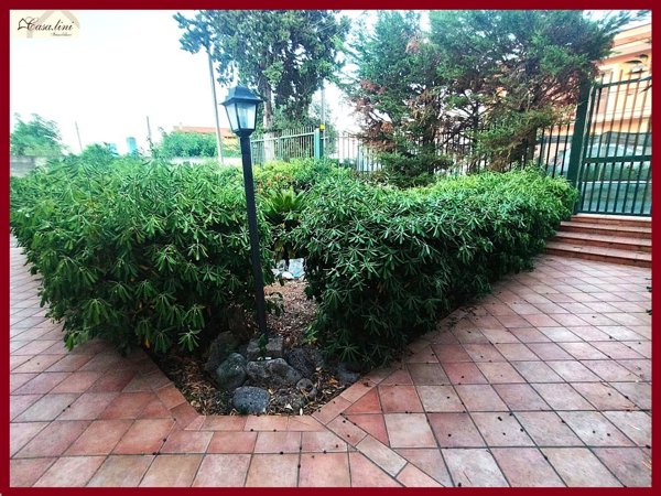 casa indipendente in vendita a Palermo in zona Villagrazia/Falsomiele