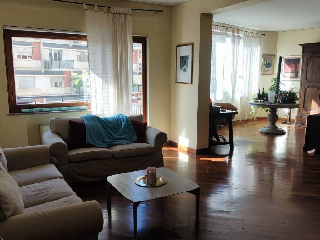 appartamento in vendita a Palermo in zona Malaspina/Palagonia