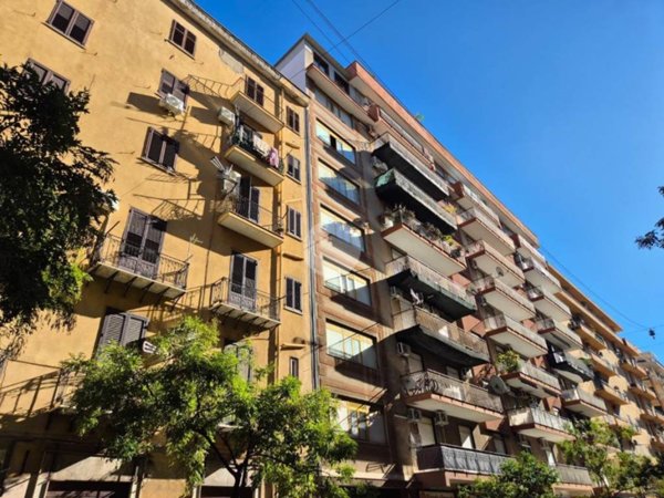 appartamento in vendita a Palermo in zona Montegrappa / Santa Rosalia