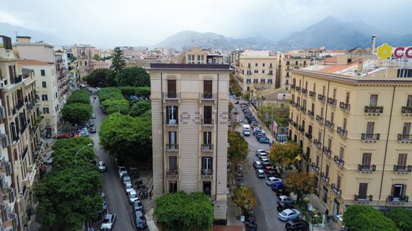 appartamento in vendita a Palermo in zona Politeama