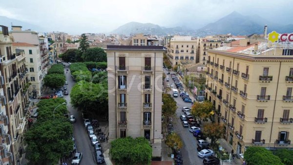 appartamento in vendita a Palermo in zona Politeama