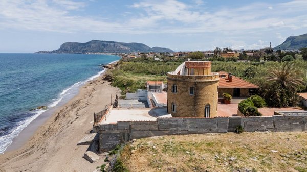 casa indipendente in vendita a Palermo in zona Acqua dei Corsari