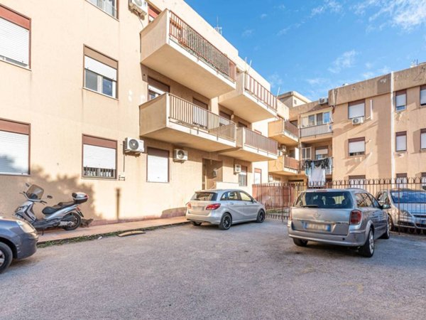 appartamento in vendita a Palermo in zona Montegrappa / Santa Rosalia