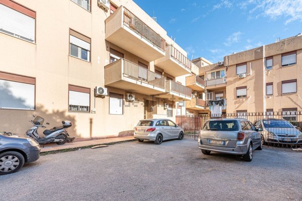 appartamento in vendita a Palermo in zona Villagrazia/Falsomiele