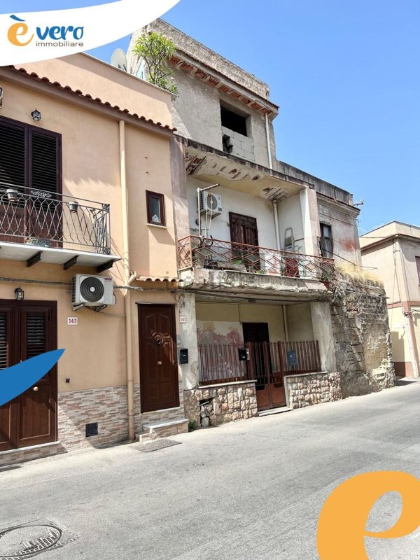 casa indipendente in vendita a Palermo in zona Partanna