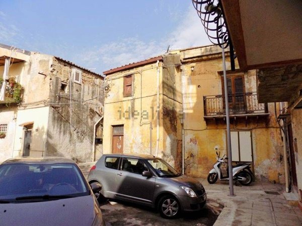 casa indipendente in vendita a Palermo in zona Mezzomonreale