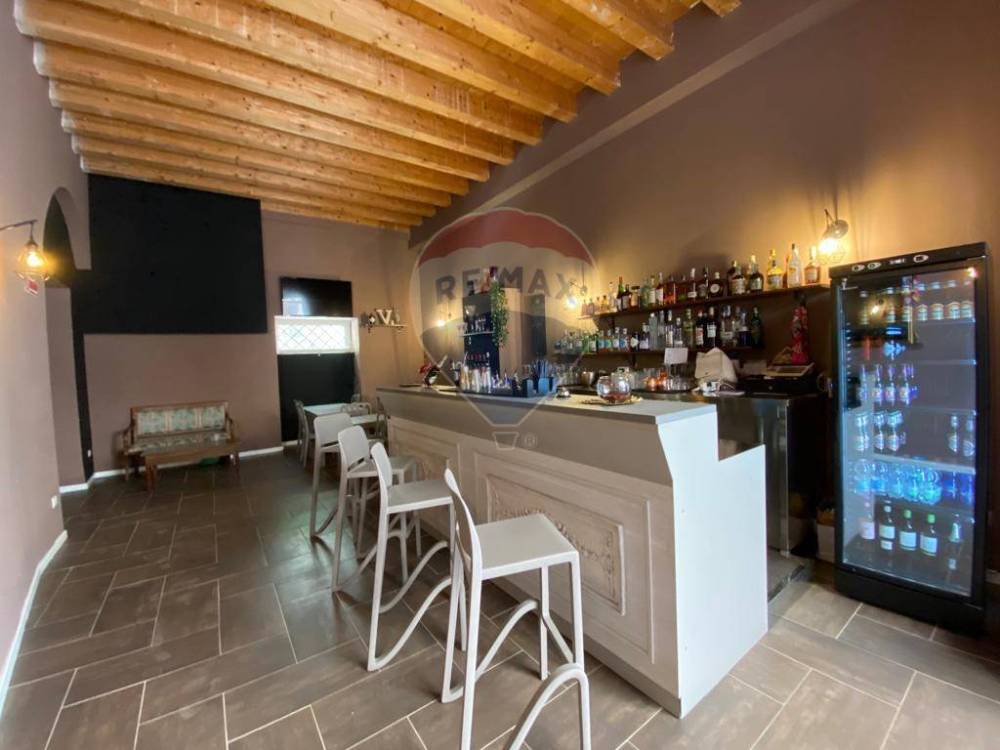 locale commerciale in vendita a Palermo in zona Centro storico