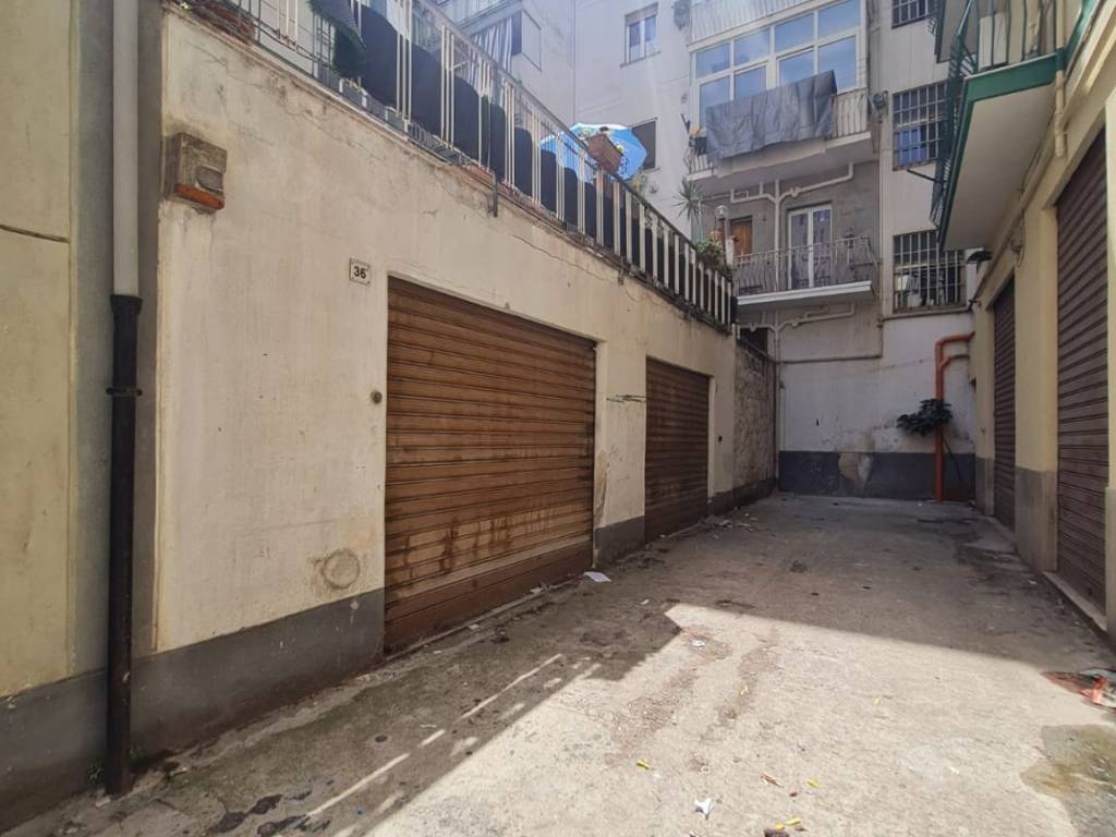 locale commerciale in vendita a Palermo in zona Malaspina/Palagonia