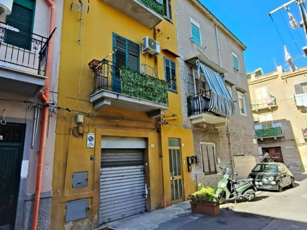 appartamento in vendita a Palermo in zona Malaspina/Palagonia