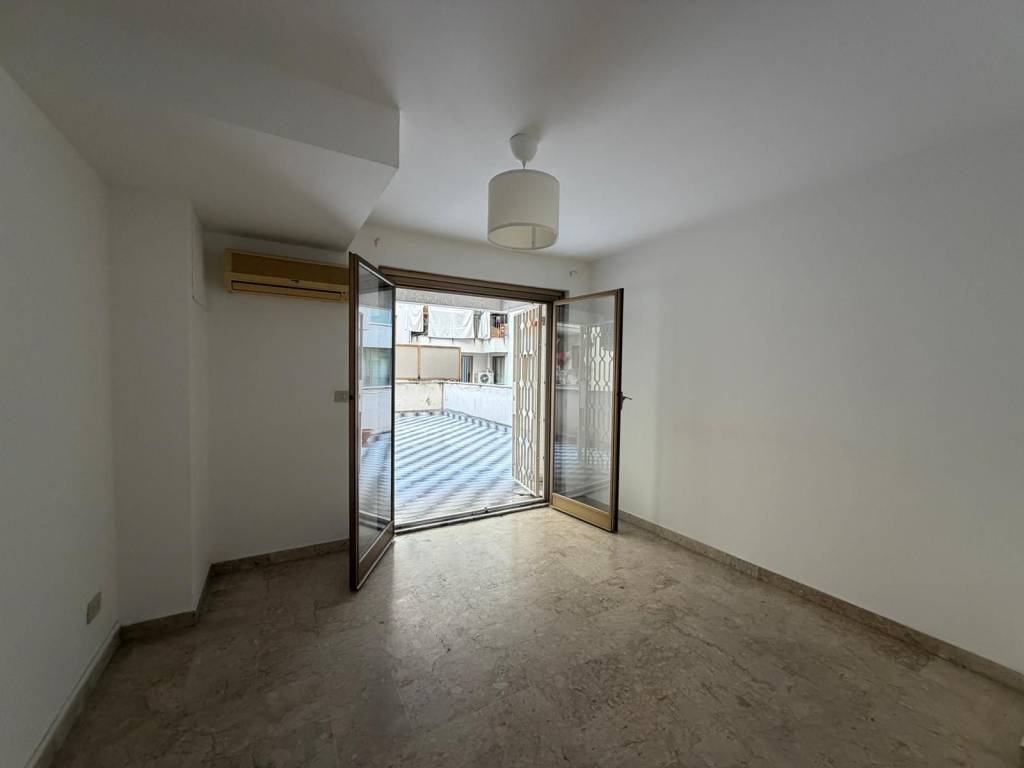 ufficio in vendita a Palermo in zona Politeama