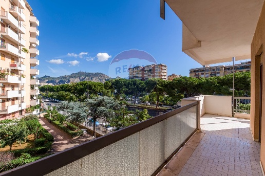 appartamento in vendita a Palermo in zona Uditore
