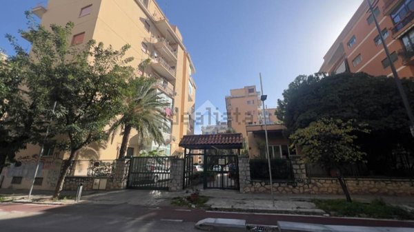 appartamento in vendita a Palermo in zona Libertà