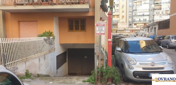 locale di sgombero in vendita a Palermo in zona Montepellegrino