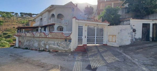 appartamento in vendita a Palermo in zona Villagrazia/Falsomiele