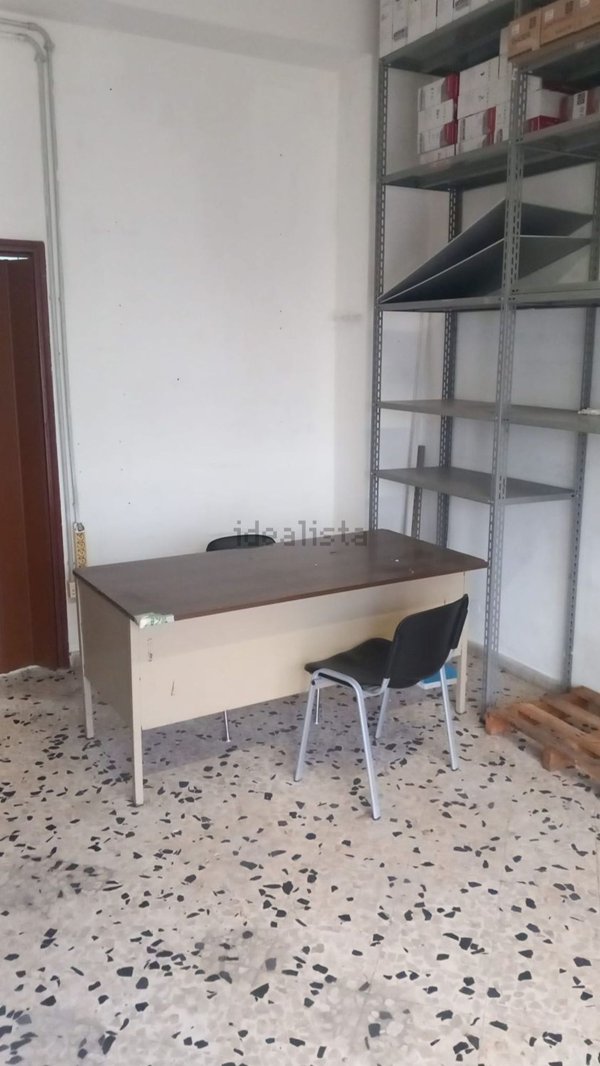 negozio in vendita a Palermo in zona Malaspina/Palagonia