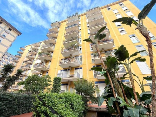 appartamento in vendita a Palermo in zona Malaspina/Palagonia