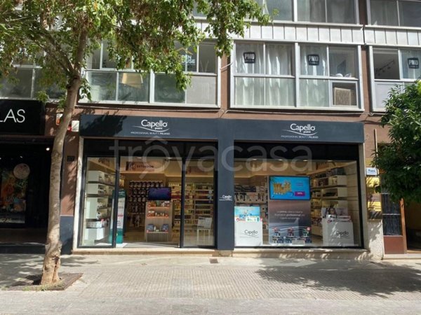 negozio in vendita a Palermo in zona Politeama