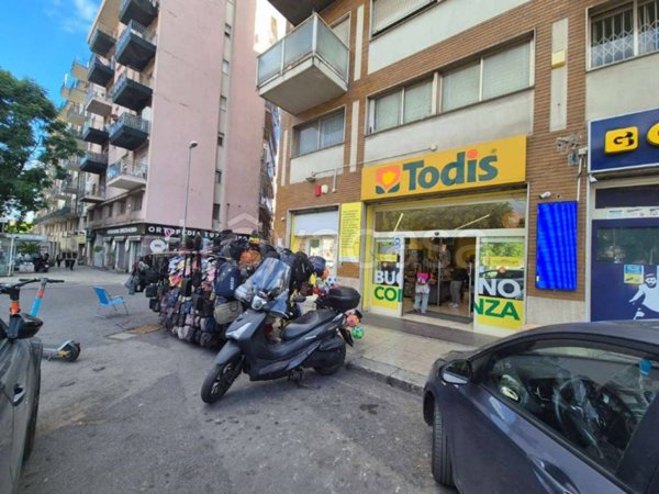 negozio in vendita a Palermo