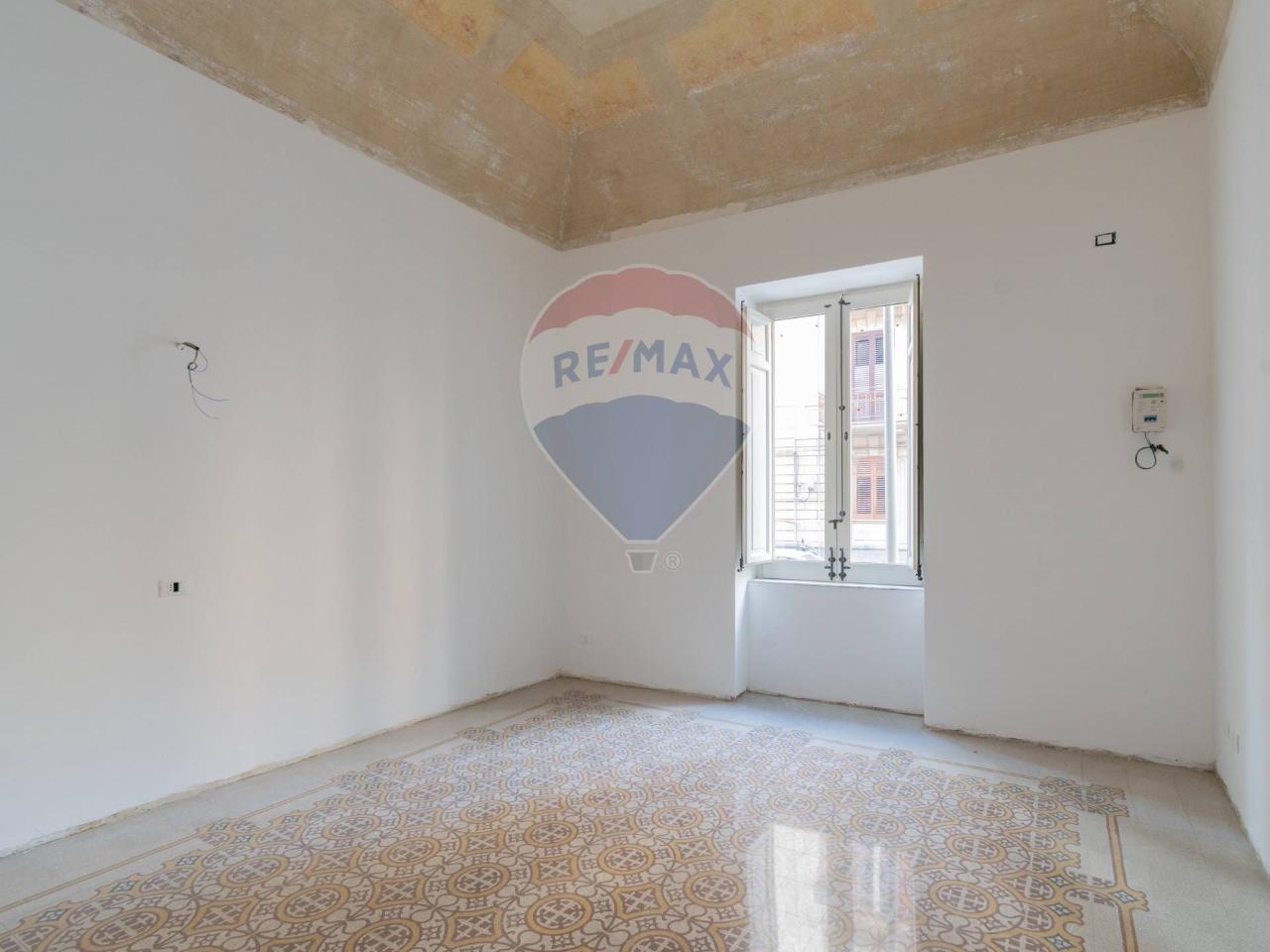 appartamento in vendita a Palermo in zona Malaspina/Palagonia