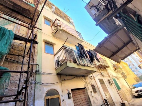 intera palazzina in vendita a Palermo in zona Centro storico