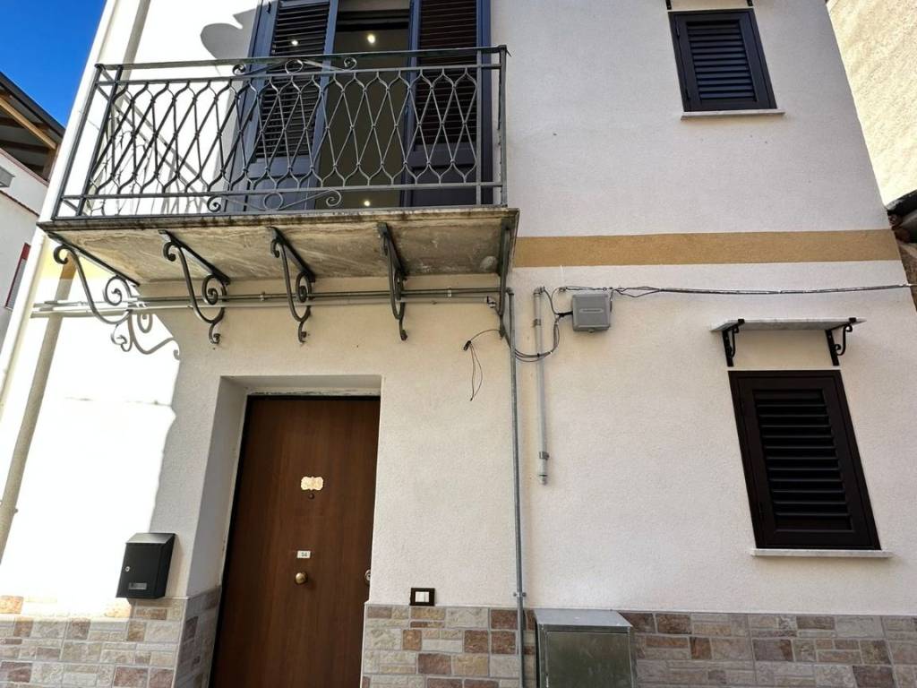 casa indipendente in vendita a Palermo in zona Chiavelli