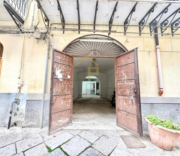 negozio in vendita a Palermo