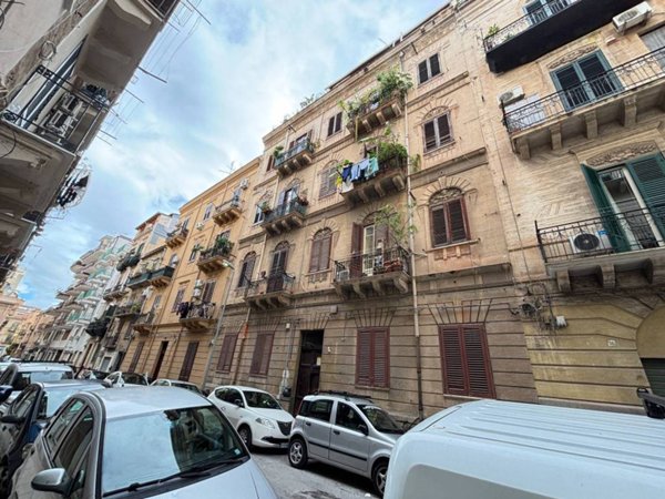 appartamento in vendita a Palermo in zona Zisa