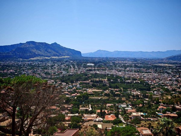 casa indipendente in vendita a Palermo in zona Mondello