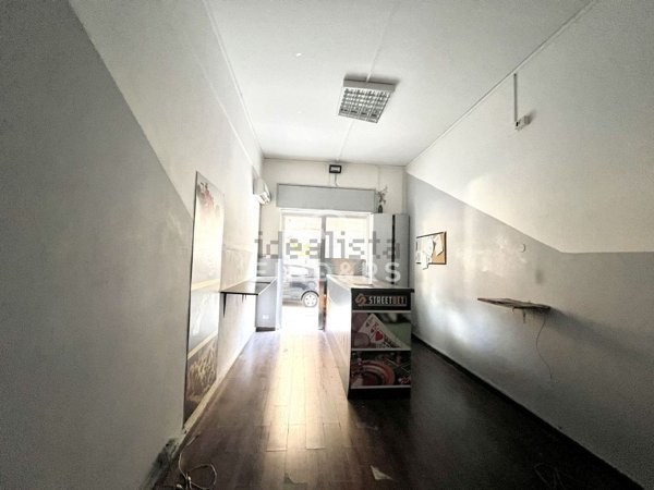 locale commerciale in vendita a Palermo in zona Malaspina/Palagonia