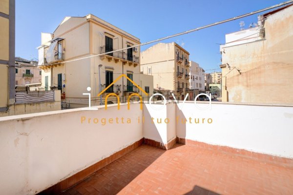 appartamento in vendita a Palermo in zona Zisa