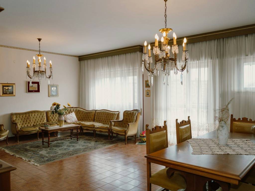 appartamento in vendita a Palermo in zona Malaspina/Palagonia