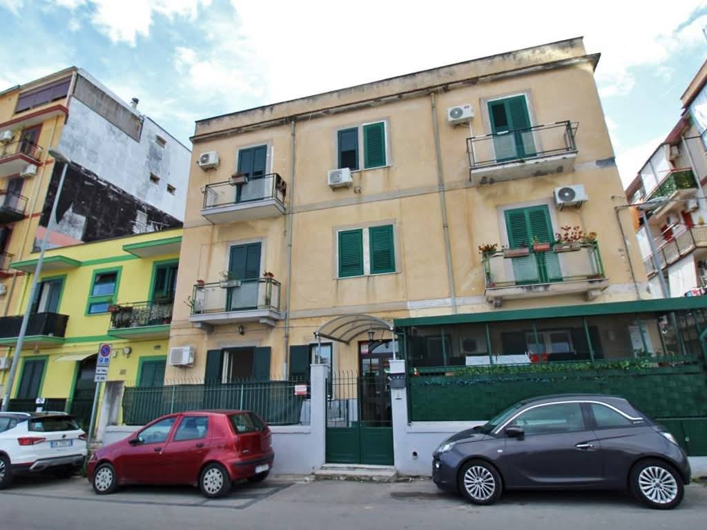 appartamento in vendita a Palermo in zona Malaspina/Palagonia