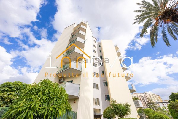 appartamento in vendita a Palermo in zona Malaspina/Palagonia