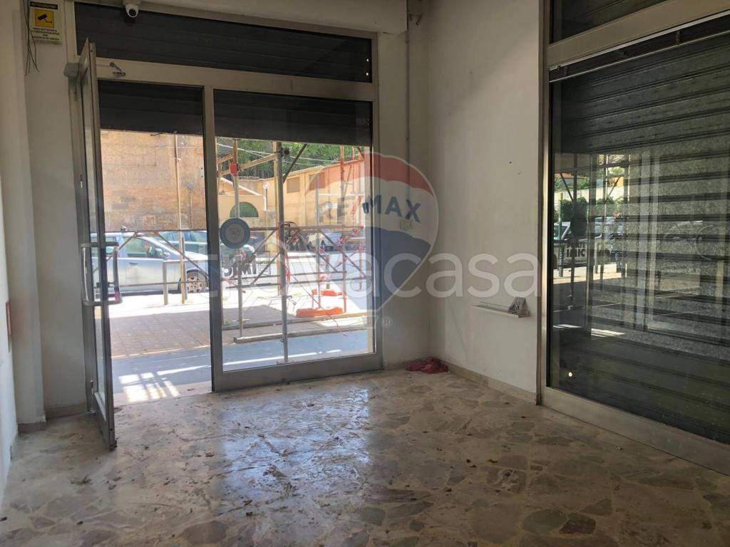 negozio in vendita a Palermo in zona Montepellegrino